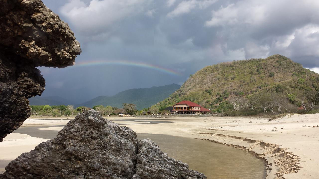 Villa Surga Sumbawa Sekongkang Exteriör bild